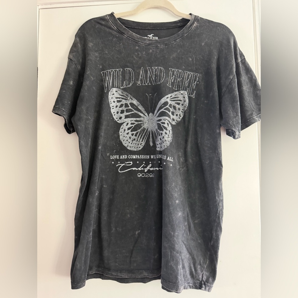 Hollister Black Graphic Tee